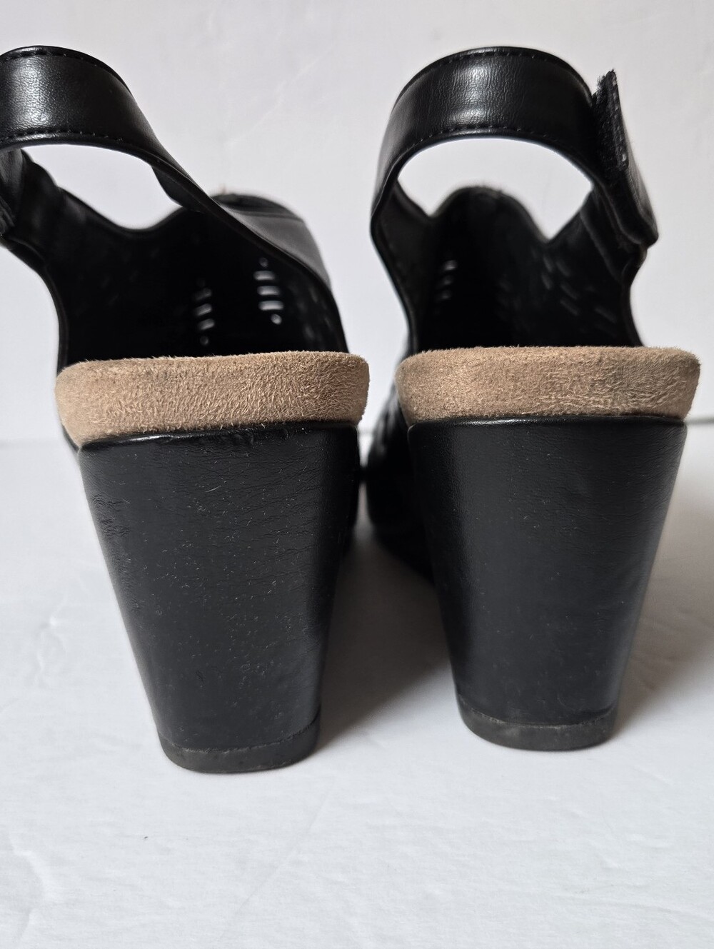Women’s Black Cut Out Wedge Sandals Ankle strap Size 11 Chinese Laundry - Picture 6 of 17